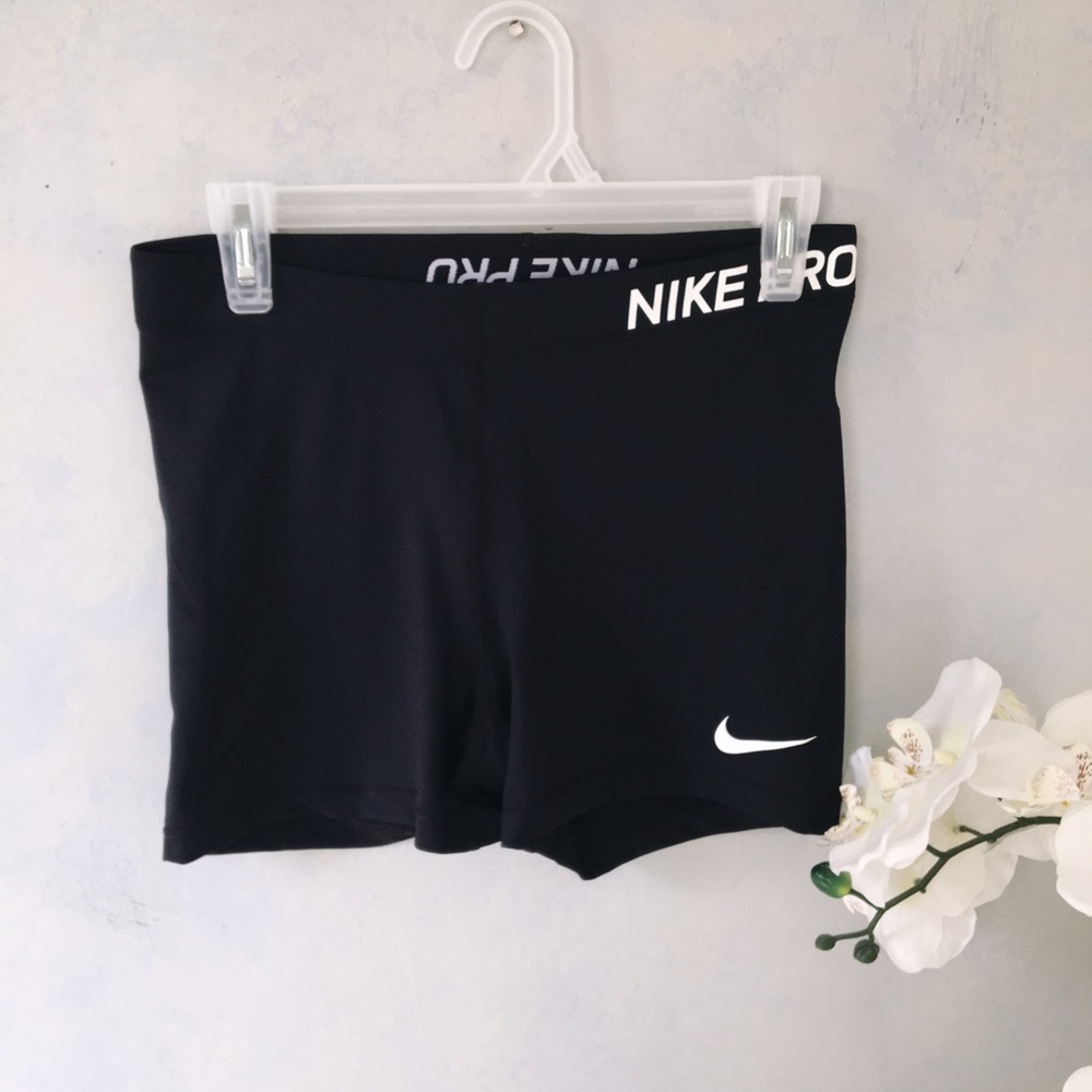 ✨ON SALE - Nike Women's Pro Shorts ✨